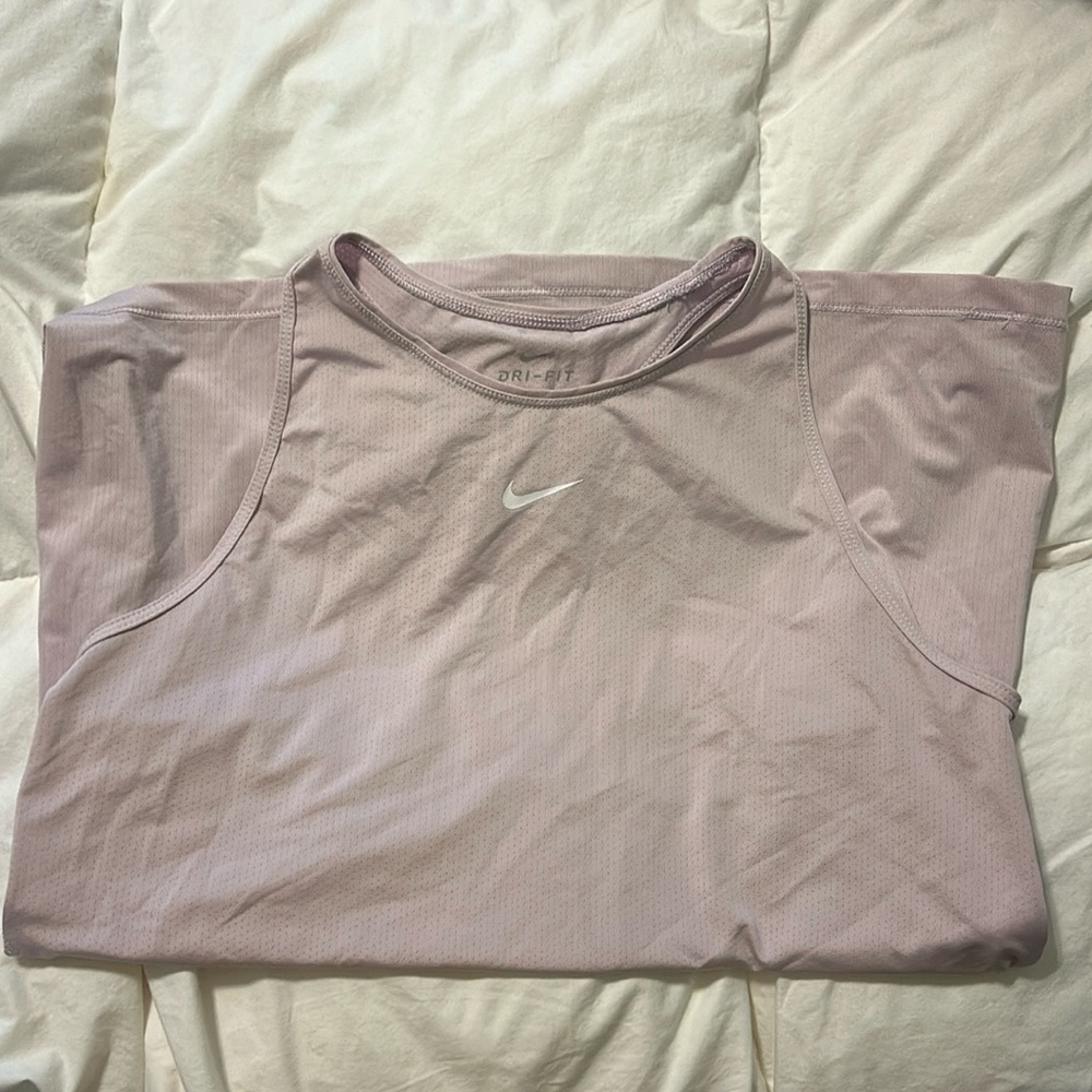 Women’s Nike Dry Fit racer back tank top. Size medium. Color lavender